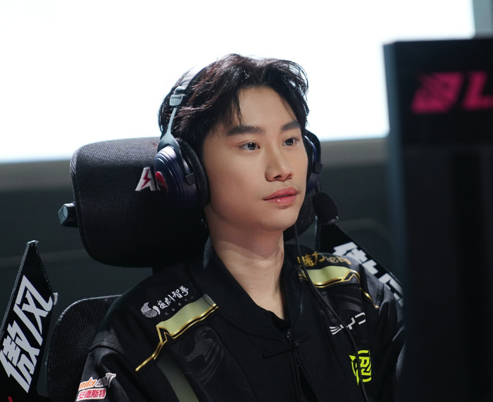 NG SPORTS-包含Doinb连续十五场比赛得分超过战术调整，TES挑战极限！的词条