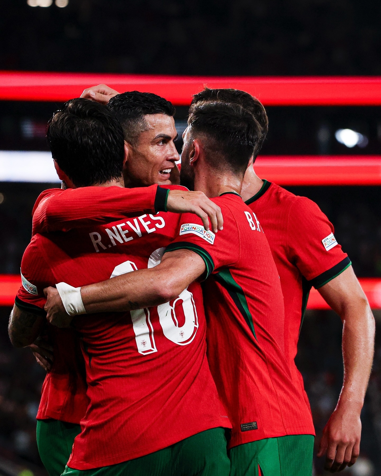 NG娱乐- c罗踢比赛 